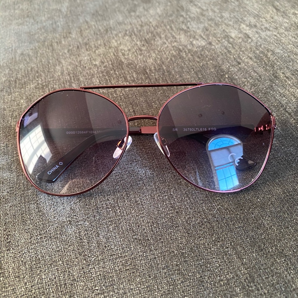 Metallic maroon fashion sunglasses